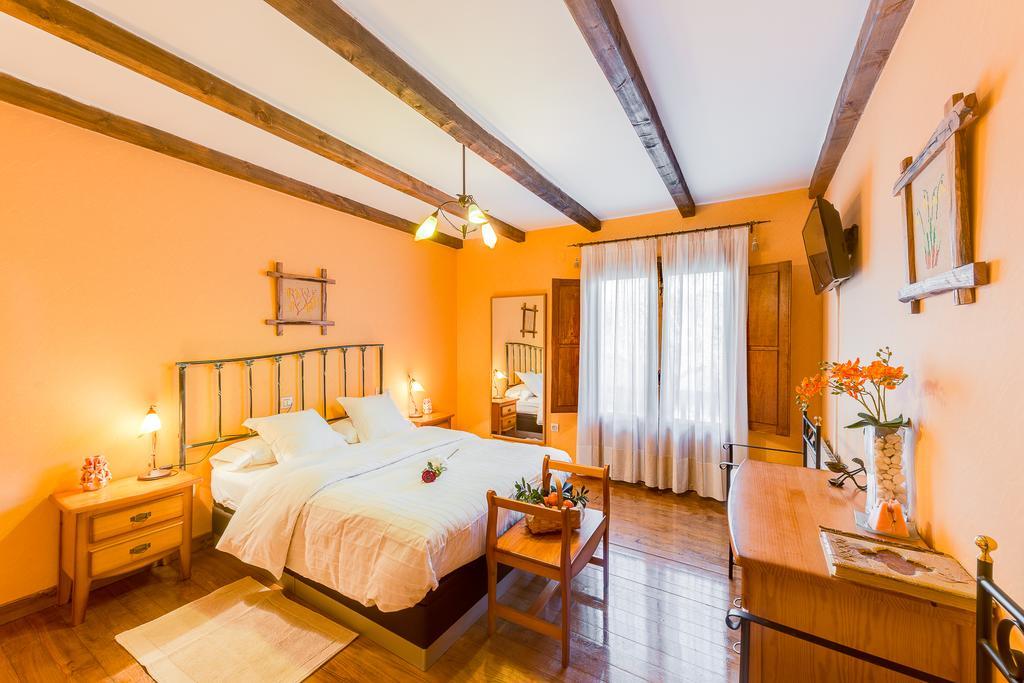 Los Montejos & Spa บัลเบรเดเดลเฟรสโน ภายนอก รูปภาพ